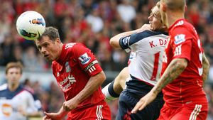 VIDEO ABSOLUT INCREDIBIL** Cum a ratat Carragher șansa de a intra în ISTORIE ca omul care a schimbat fotbalul în "verde-stop"