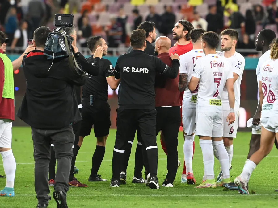 Schimb de replici între Andrea Compagno și Ștefan Pănoiu, la FCSB - Rapid 1-5