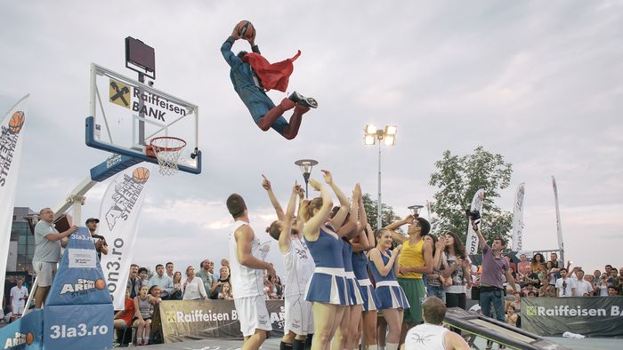 IMAGINEA ZILEI | "Superman" a zburat spre coș peste 30 de oameni la 3x3 Sport Arena Streetball 