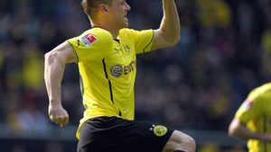 Barcelona a pus ochii pe Piszczek pentru a acoperi plecarea lui Dani Alves