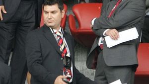 "Asta e nesimțire!** Dacă intru acum în vestiar sparg totul!"