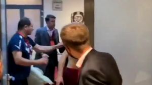 „Box, bătăi, nenorocire” în vestiarul lui CFR Cluj. Fotbaliştii din Gruia s-au „trosnit” între ei: „A venit vijelia, tăvălugul”