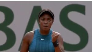 Stephens s-a dezlănțuit în primul set! Semnul făcut în direcția Simonei Halep, după ce a făcut break-ul | VIDEO