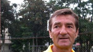 Schimb dur de replici după alegerile de la FRF! Tatăl lui Răzvan Burleanu a sărit în apărarea președintelui: „Pot să îi dau chiar nota 10! Vreau să vă întreb asta!” | VIDEO EXCLUSIV ProSport Live