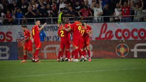 FCSB - Universitatea Craiova 3-0, în runda a 8-a din Superliga. Roș-albaștrii revin pe primul loc în clasament, după o victorie clară în Ghencea! Căpitanul Darius Olaru, omul meciului