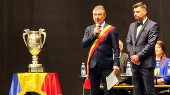 Primarul din Hunedoara ține strâns de Florin Maxim! Răspunsul pentru AFC Hermannstadt și UTA, echipele din prima ligă care doresc antrenorul Corvinului