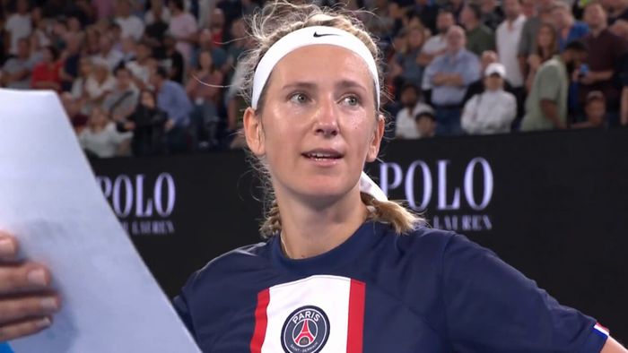 Motivul mai puțin știut pentru care Vika Azarenka a apărut pe teren la Australian Open îmbrăcată cu tricoul lui PSG: „Visul fiului meu!" FOTO & VIDEO