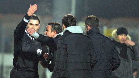 Final de an cu "cuțitele pe masă". Reghe ripostează după ce a fost atacat: "Îmi este scârbă, prea slab băiatul" Ce l-a deranjat