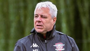 Ce s-a întâmplat pe teren imediat după Unirea Slobozia - Rapid București! Marius Șumudică s-a băgat în mijlocul fotbaliștilor și s-a dezlănțuit