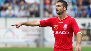 Ciprian Dinu a fost suspendat șase etape după ce i-a rupt piciorul lui Dan Roman