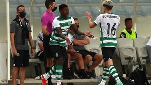 PSG, încă o lovitură pe ultima sută de metri! Fosta campioană a Franței aduce cel mai promițător fundaș din Europa