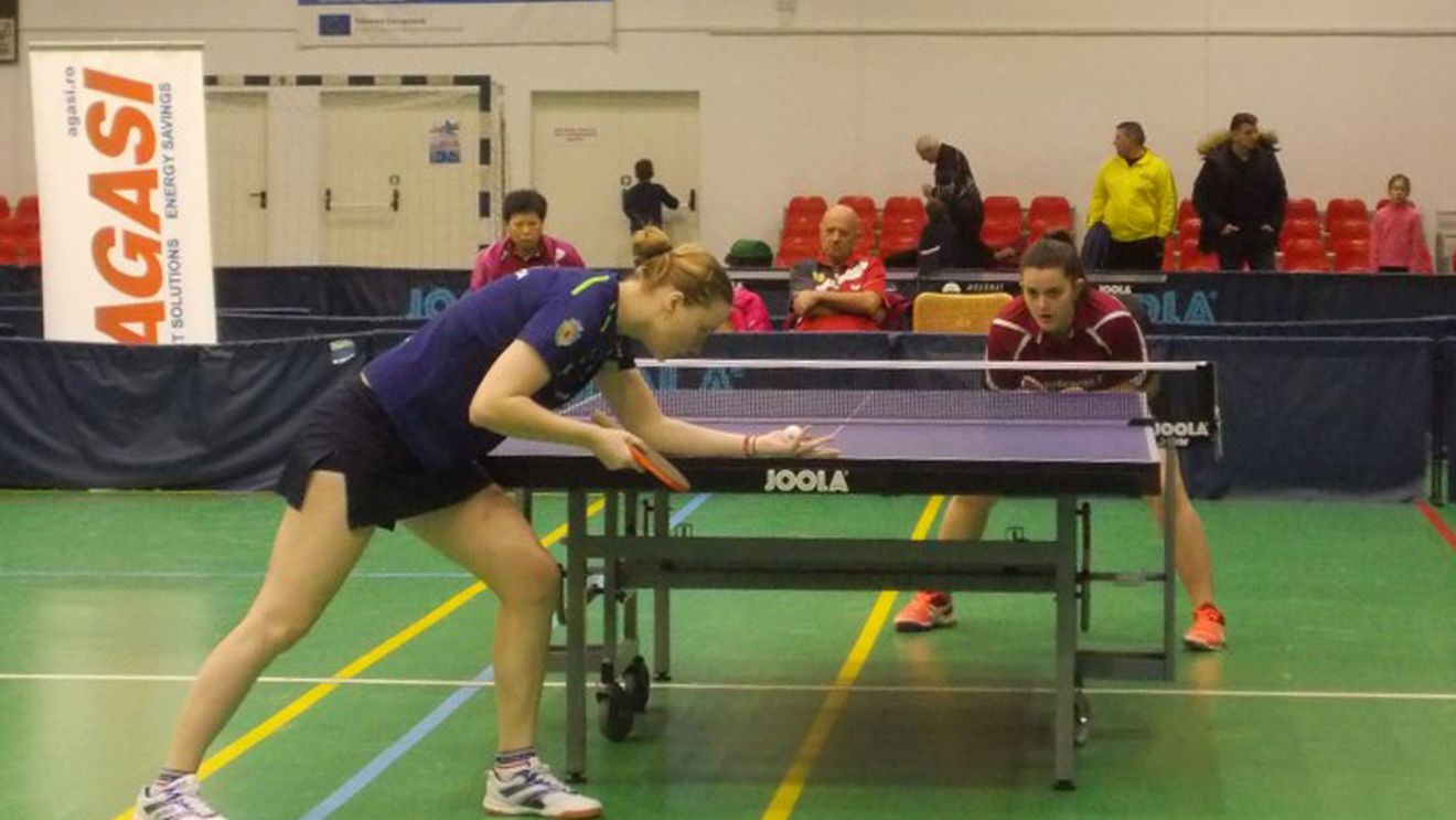 Echipa din cea mai bogată comună din România a fost învinsă în Cupa ETTU de catalanele cu "ochi oblici" de la Vic. La 54 de ani, campioana mondială Xianlian Ni a predat o lecție de tenis de masă