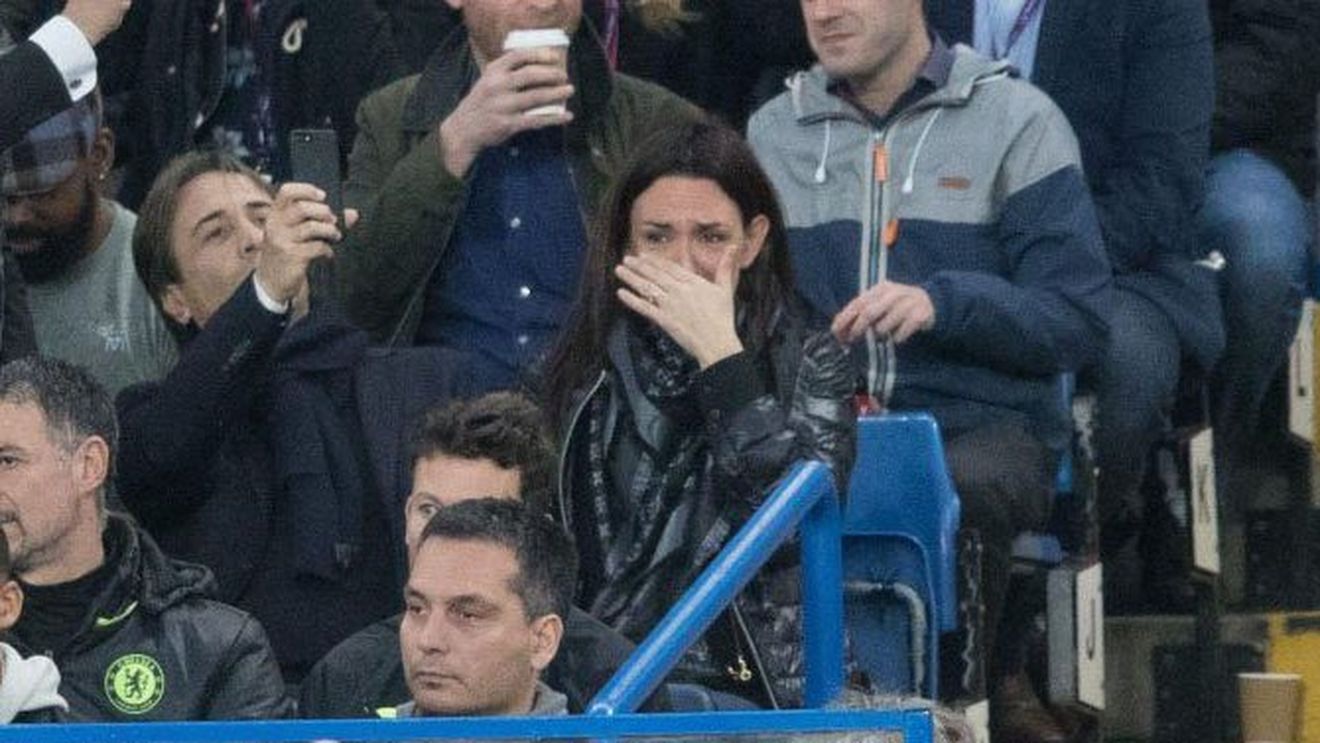 Suporterii lui Chelsea au făcut-o să plângă pe cea mai importantă persoană din viața lui Conte. FOTO | Soția antrenorului italian nu și-a mai putut stăpâni lacrimile