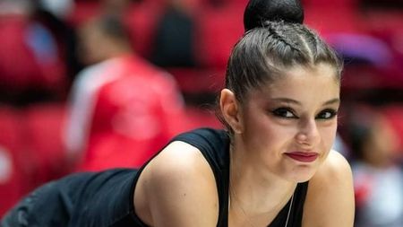 Campioană la gimnastică ritmică, umilită de propriul club: „I s-a propus să danseze la o petrecere de Revelion, pentru niște personaje...”