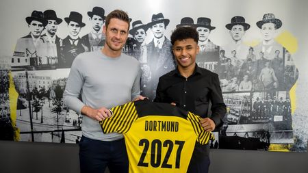 Borussia Dortmund a dat lovitura la 62 de minute după ce l-a pierdut pe starul Erling Haaland! Karim Adeyemi, atacantul cu origini românești, va juca în Bundesliga