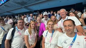 Elisabeta Lipă a avut o reacție genială, după ce Ion Țiriac a aflat că trebuie să dea 9 maşini, de aproape jumătate de milion de euro, pentru campioanele olimpice de la 8+1! A tras concluzia despre contul bancar al celui mai bogat român