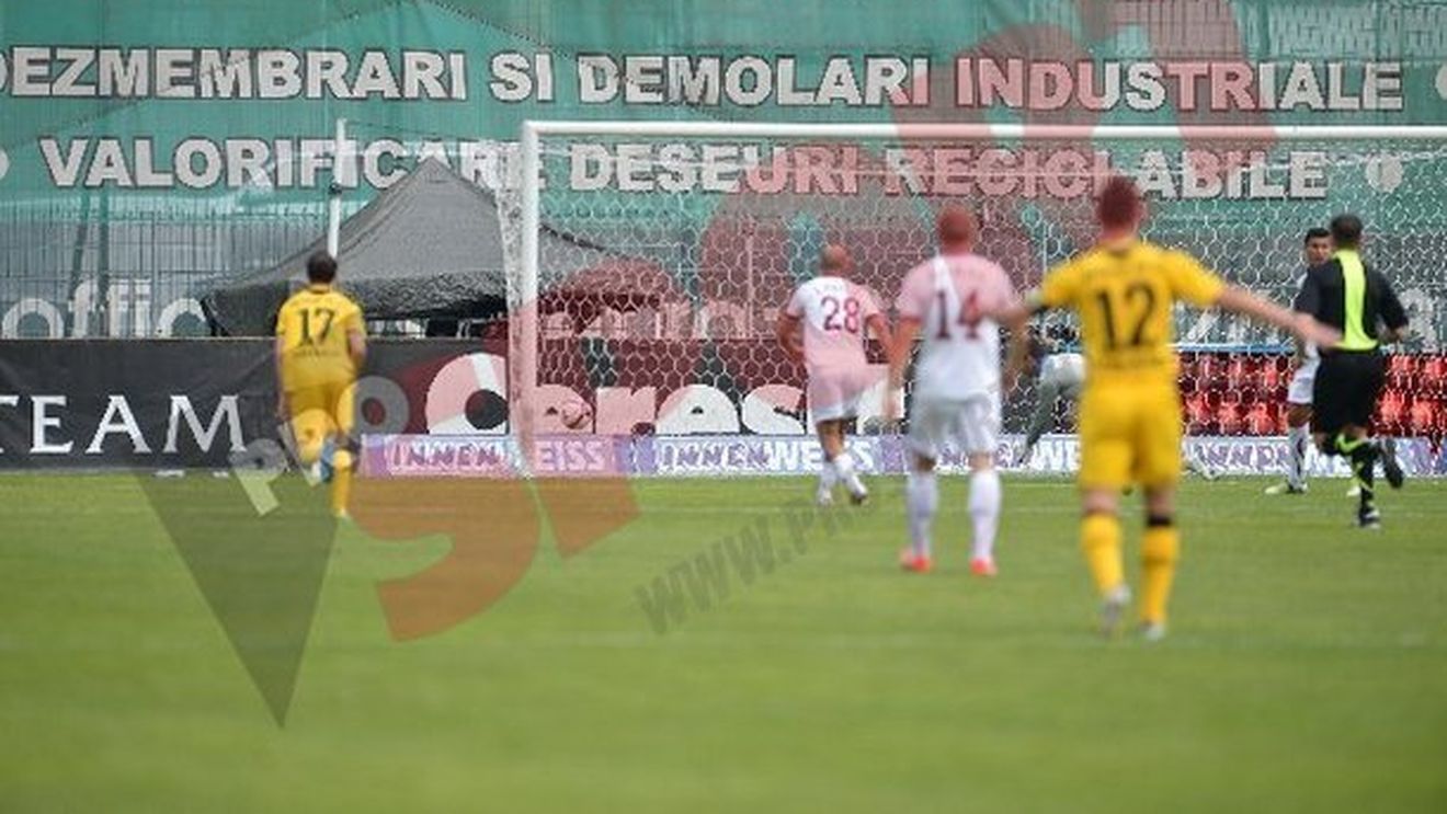 Madeira, transportat de urgență la spital: "Trebuie chiar apreciată inconștiența lui, la pauză nu a vrut să iasă"