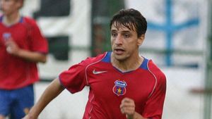 Suporterii FCSB l-au ales pe „Micul Beckham"! Florentin Dumitru, votat cel mai bun fundaș dreapta roș-albastru din ultimele decenii în fața lui George Ogăraru, reacție rară în spațiul public: "Asta înseamnă pentru mine!" EXCLUSIV