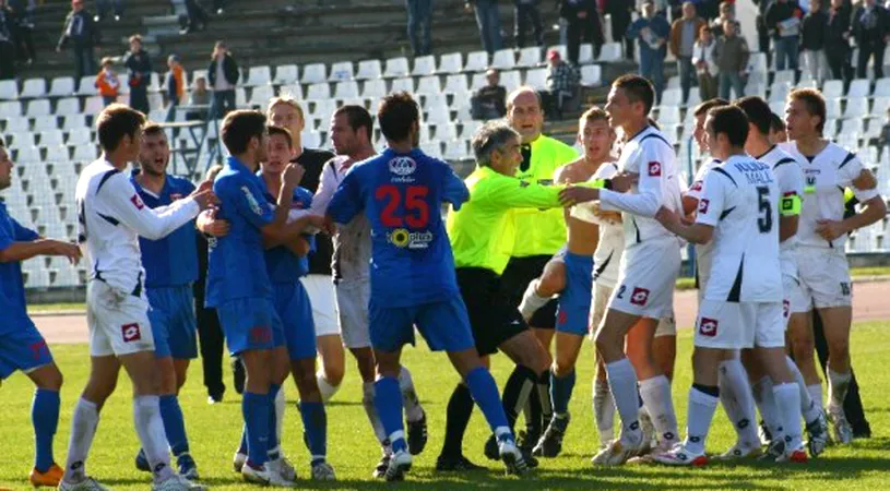 Arbitrul Balaș, aproape de a fi bătut de jucătorii lui U Cluj