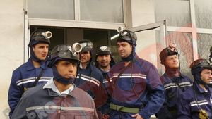 FOTO EXCLUSIV **Marin Condescu și-a dus jucătorii la mina Motru