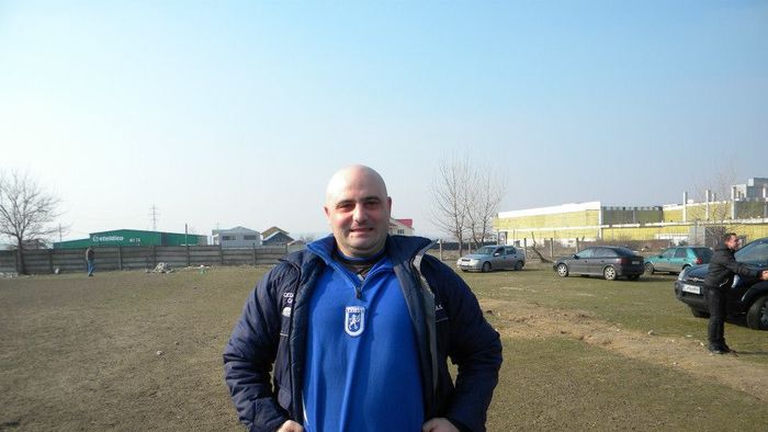 Sepsi stinge o altă fumigenă a lui Adrian Mititelu: „Actul a fost semnat de Cătălin Rizan imediat după ce FCU a venit cu autocarul la stadion. Dânsul este filmat pe camere!” | EXCLUSIV