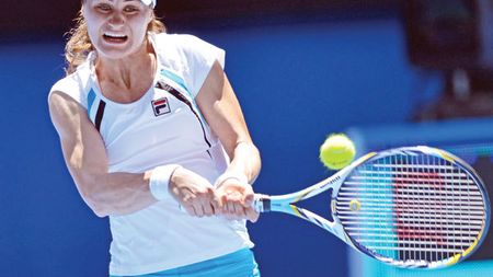 Un set la tie-break adunat de la trei fete!** Monica Niculescu, Edina Gallovits și Simona Halep și-au încheiat rapid parcursul în turneul de simplu de la Australian Open