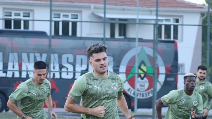 Ce a spus antrenorul celor de la Alanyaspor, după debutul lui Ianis Hagi. „Nu voi accepta niciodată mai puțin”