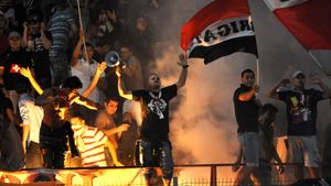 Dinamo îi potolește pe ultrași!** Plângeri penale și încă două măsuri care vor scoate din minți galeria "câinilor"