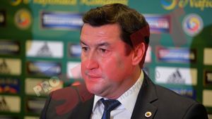 Viorel Moldovan a renunțat la naționala de tineret: "Aș fi vrut să rămân și acolo". Ce au spus Isăilă și Badea. Burleanu: "Le doresc un parcurs cât mai lung la Euro 2016"