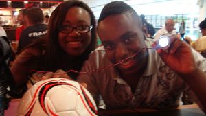 VIDEO** Fotbalul face lumină în Africa! S-a descoperit mingea care produce electricitate!