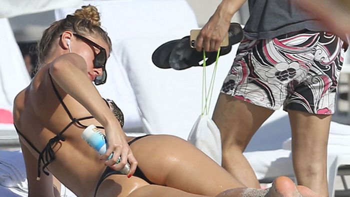 Olga Kent, apariție sexy pe plajele din Miami - FOTO