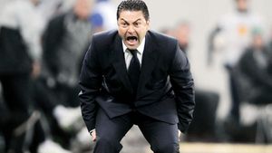 Becali tremură până la derby!** 'Confesiunea' din lojă: "Nu jucăm nimic, ne dă Dinamo cu terenul în cap!" Cum a scăpat Ilie Stan de la demitere: