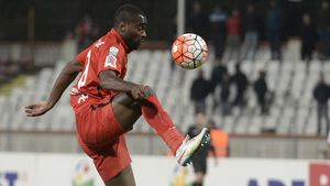 Essombe, gol de trei puncte pentru Dinamo după o gafă uriașă a lui Kirschstein: "Am așteptat să greșească!" Ce spune de condițiile în care s-a jucat meciul: "Nu vedeam la cinci metri în față"