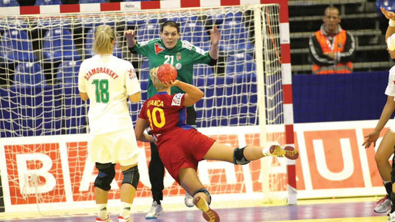 Selecționată pe pile!** Portărița care ne-a ajutat să plecăm mai devreme acasă de la Europene a ajuns în naționala Ungariei cu "intervenții"