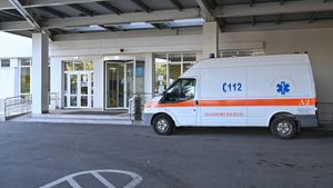 Încă un incident grav pe un teren de fotbal din România: O poartă de fotbal s-a prăbușit cu un adolescent minor, care e acum în comă indusă