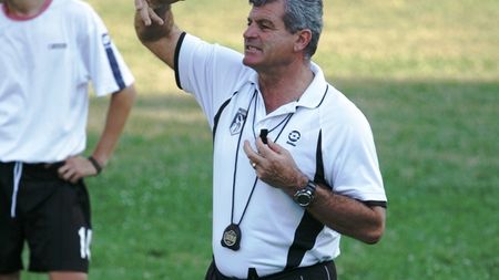 Al-Nasr îl anunță antrenor, Sichitiu dezminte: **"Sunt simple speculații"