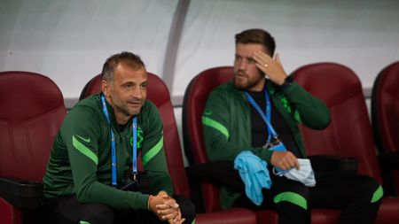 Dinu Todoran, în extaz după victoria clară cu Universitatea Craiova: „Voiam să fiu pe teren cu astfel de suporteri! Peluza Nord e cea mai tare!”. Ce i-a spus lui Moruțan înainte de meci