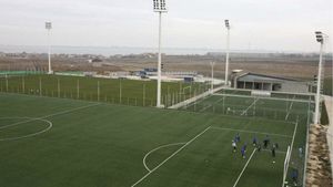 Europa, impresionată de proiectul născut în România :** "La Masia din Carpați"  Cinci nume pentru fotbalul mare: