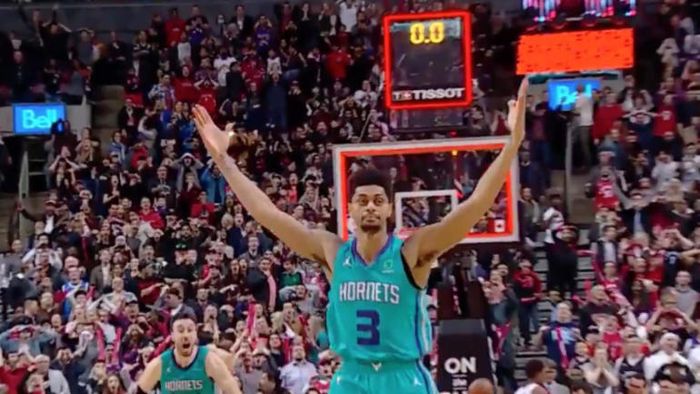 VIDEO | "Lovitura" anului în baschetul mondial! Ireal ce a reușit un jucător azi-noapte într-un meci din NBA, cu miză mare înaintea play-off-ului