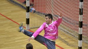 HC Dobrogea Sud Constanța s-a lansat în cursa pentru calificarea în sferturile de finală ale Cupei EHF! Băieții lui Zvonko Sundovski au învins la 8 goluri diferență într-o partidă cu o reprezentantă a Spaniei