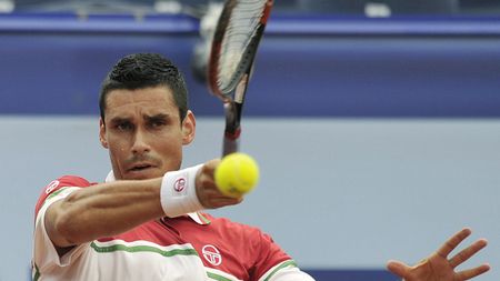 A fost pe locul 700 în lume, acum a încheiat anul între primii 100!** "E o performanță pentru români" Hănescu, despre retragere și obiectivul pentru 2012