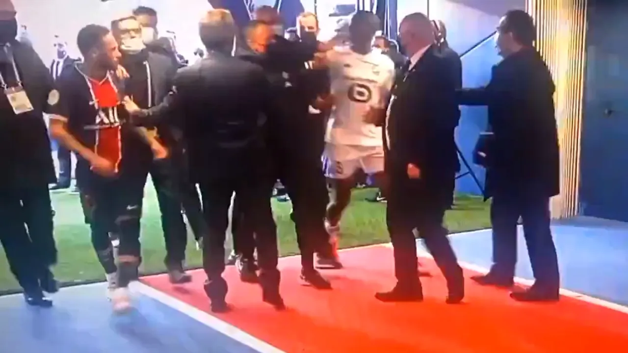 Neymar și-a ieșit din minți după ce a fost eliminat în PSG - Lille 0-1. A sărit la bătaie cu un adversar pe tunelul de la vestiar | VIDEO