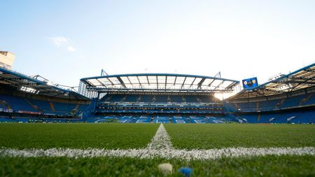 Decizie dură luată de Chelsea! Clubul de pe Stamford Bridge a suspendat trei fani pe viață