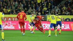 Adrian Mutu a intrat cu talpa sus la Ianis Hagi: „Are o singură viteză”
