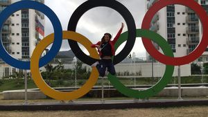 IMAGINEA ZILEI | Asta înseamnă detentă! Cum a pozat o campioană din România în Satul Olimpic din Rio. "Mi-am propus să-mi corectez recordul personal și să mă calific în finală"