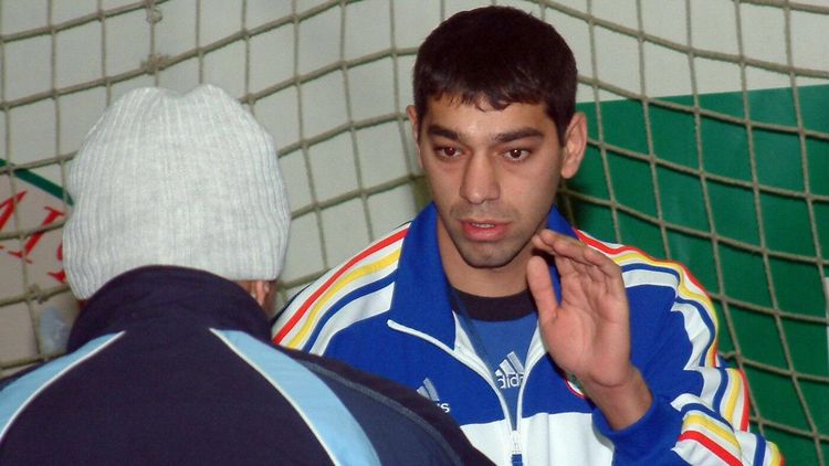 Românul Marian Simion s-a trezit în față cu contractul vieții, de 1.000.000 de dolari: „Tot trebuia să pun pixul”