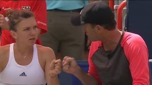 "Darremona", dialog spumos în timpul sfertului câștigat la Montreal! Antrenorul Simonei a făcut show la venirea pe teren: "E vina mea dacă pierzi"