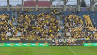 Mii de oameni și spectacol în tribune la meciul unde ROMÂNII au primit INTERZIS: „Atât au dat pe bilet! Au venit și cu Bolt”. Ce se întâmplă dacă ajung în play-off