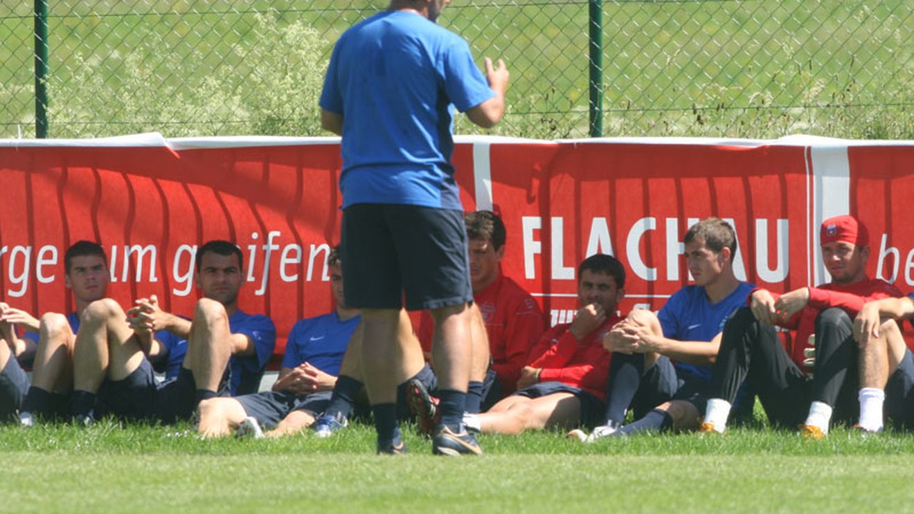 Lăcătuș, nemulțumit de joc? "Sistemul nu e bătut în cuie! Nu știu încă cine va fi titular!"