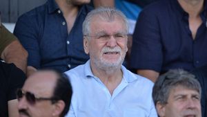 Prima reacție a lui Dinu Gheorghe după ce s-a vândut Dinamo: „De unde banii?” Avertisment pentru noua conducere | VIDEO EXCLUSIV ProSport Live